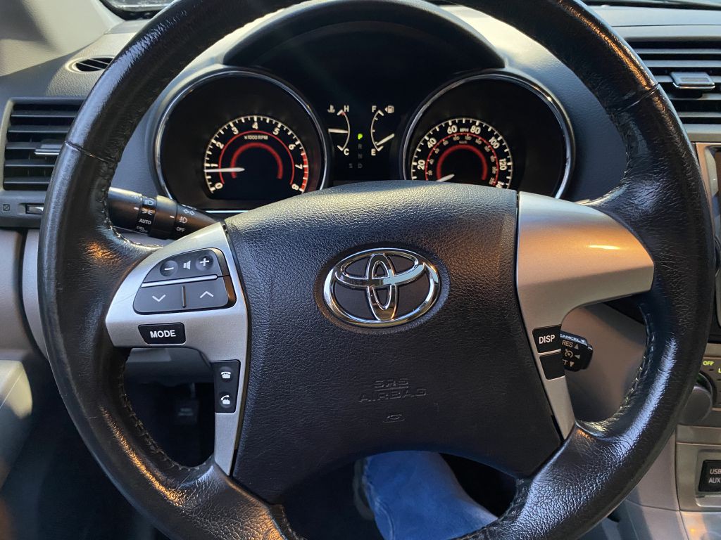 2013 Toyota Highlander Image 18