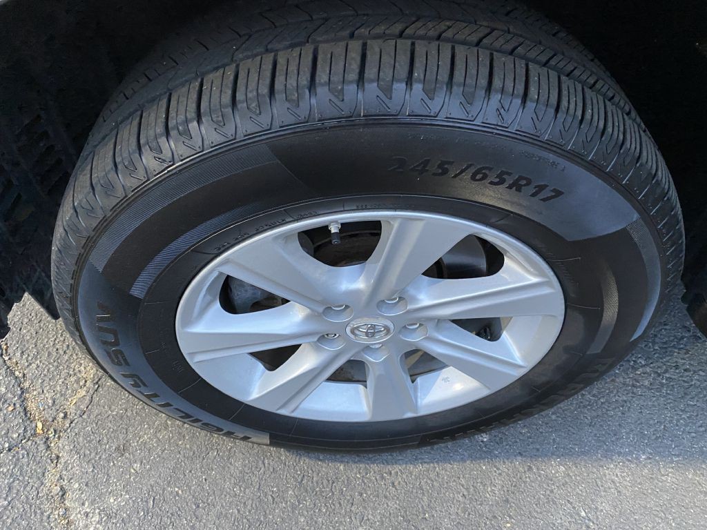 2013 Toyota Highlander Image 25