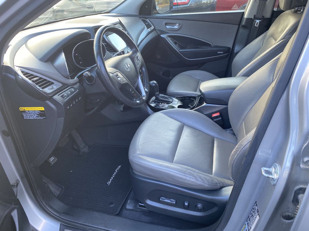 2015 Hyundai Santa Fe Image 10