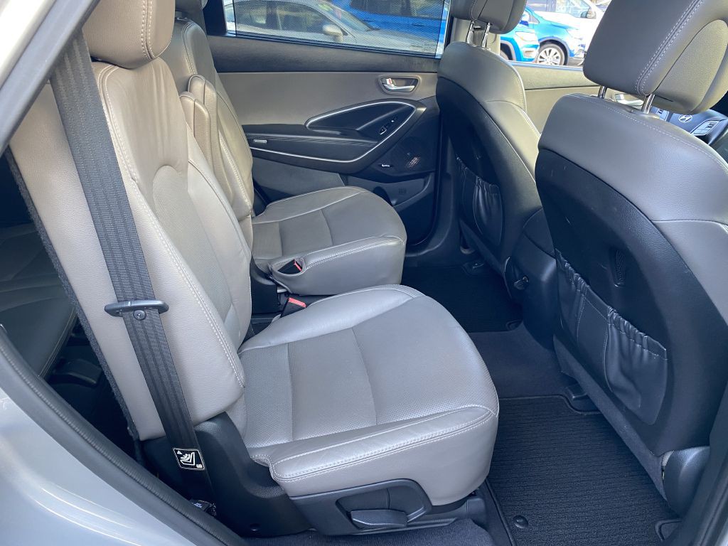 2015 Hyundai Santa Fe Image 13