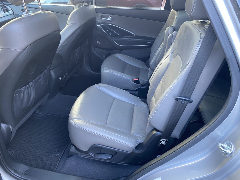 2015 Hyundai Santa Fe Image 14