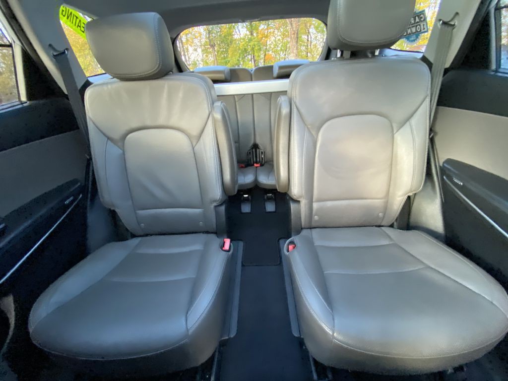 2015 Hyundai Santa Fe Image 16