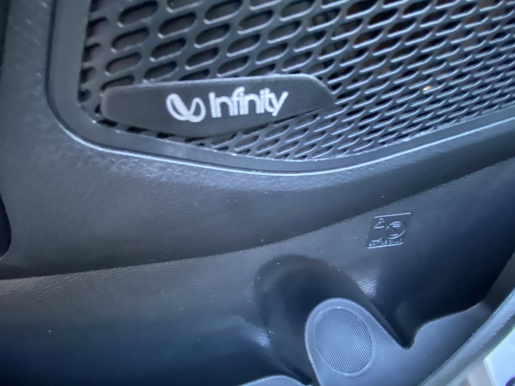 2015 Hyundai Santa Fe Image 25