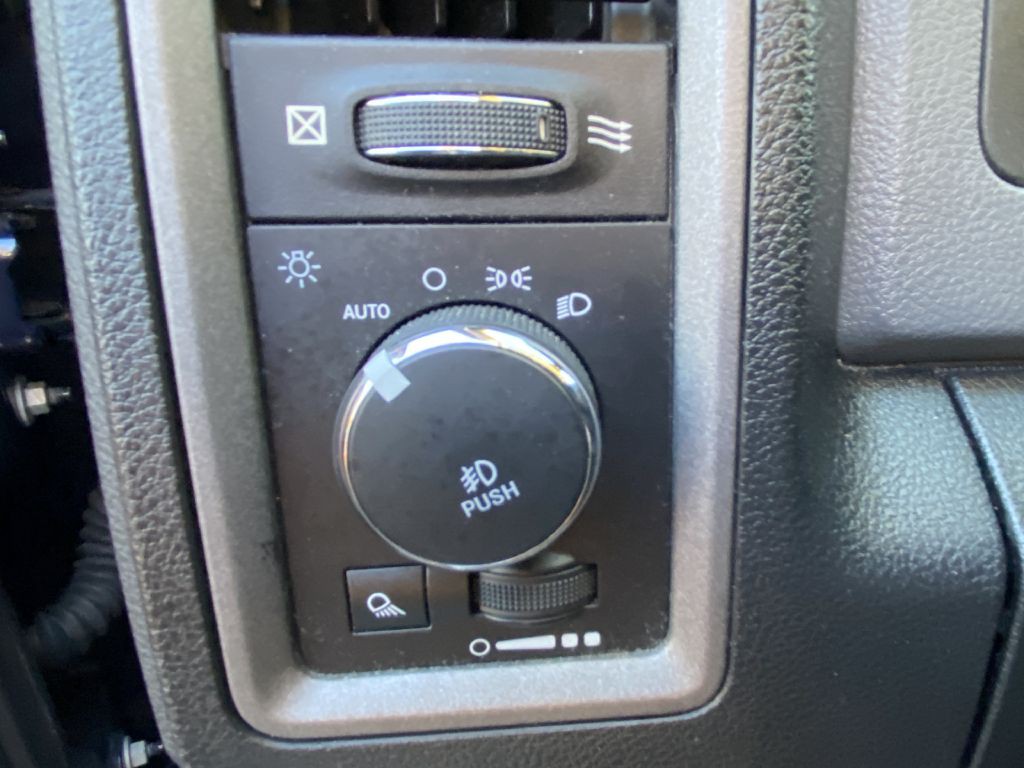 2017 RAM 1500 Image 17