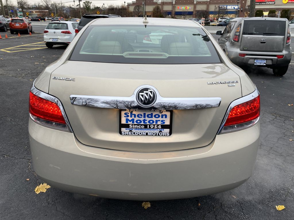 2010 Buick Lacrosse Image 4