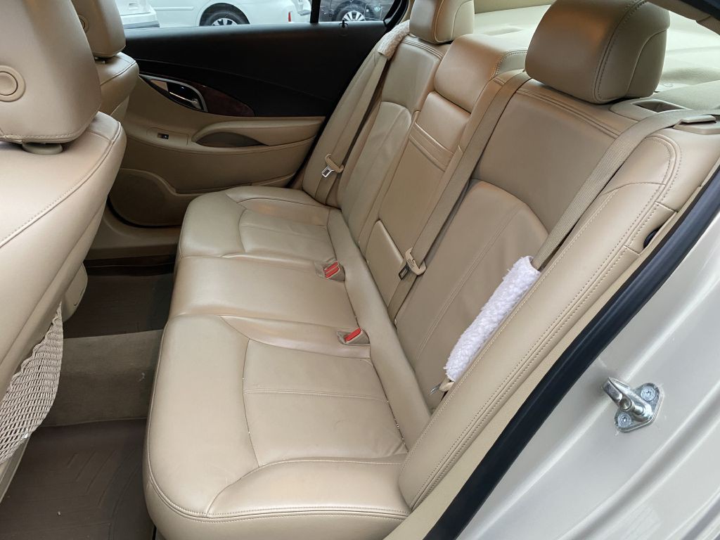 2010 Buick Lacrosse Image 10