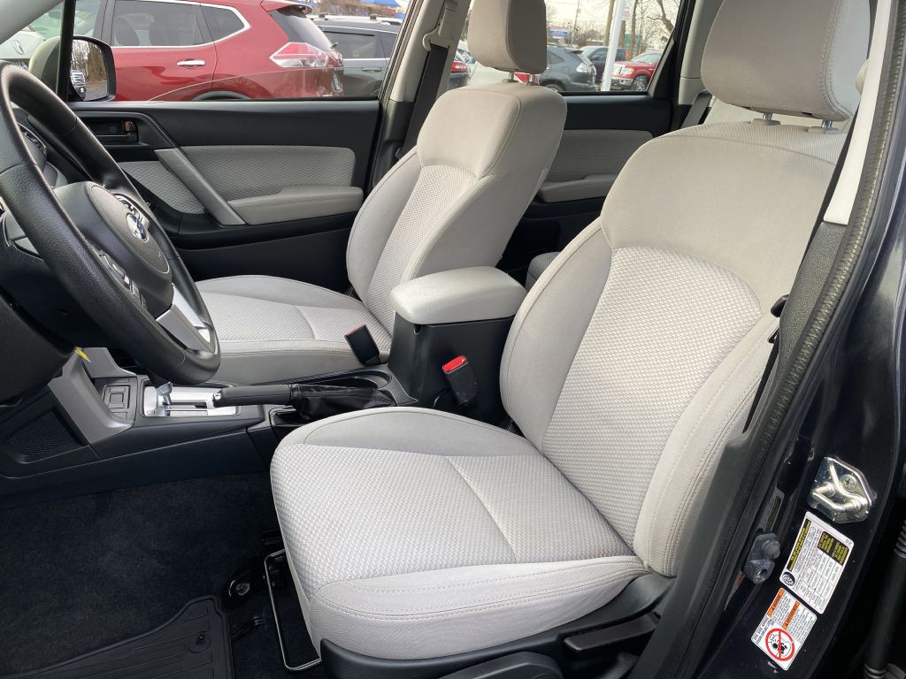 2017 Subaru Forester Image 9