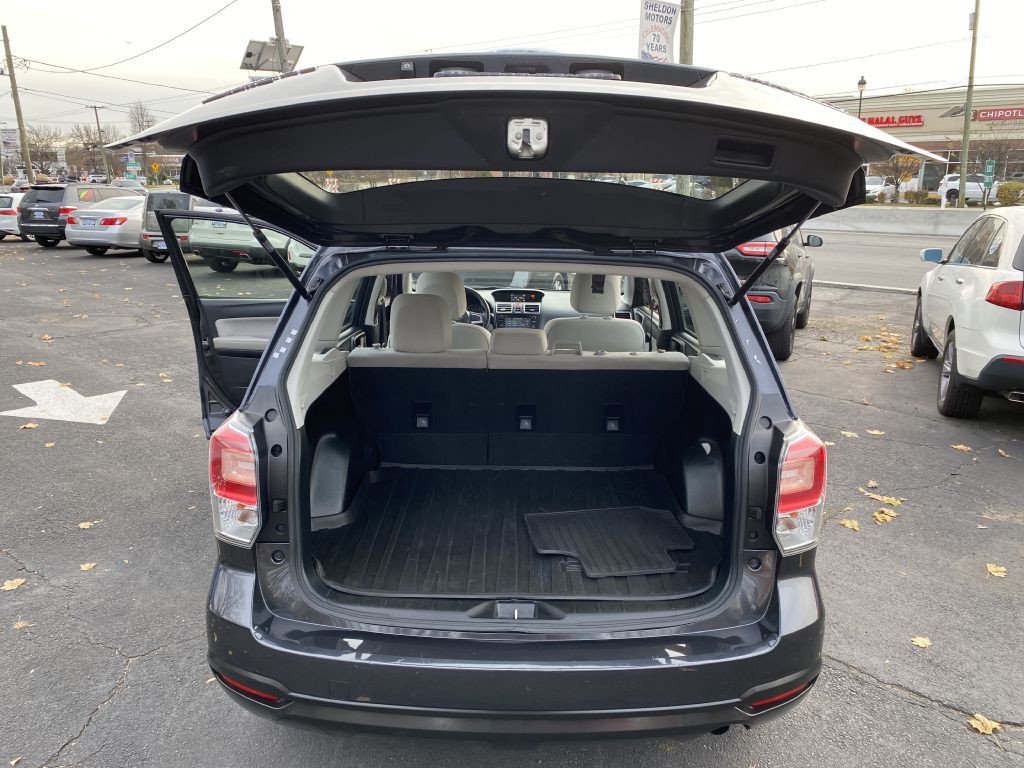 2017 Subaru Forester Image 11