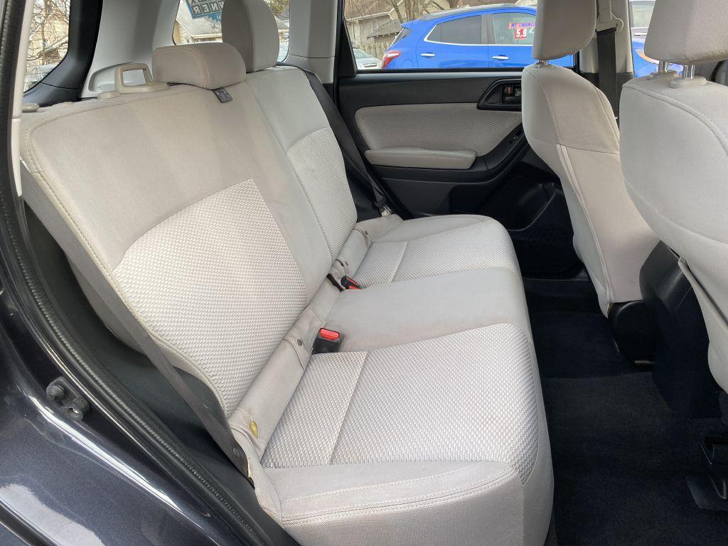 2017 Subaru Forester Image 12
