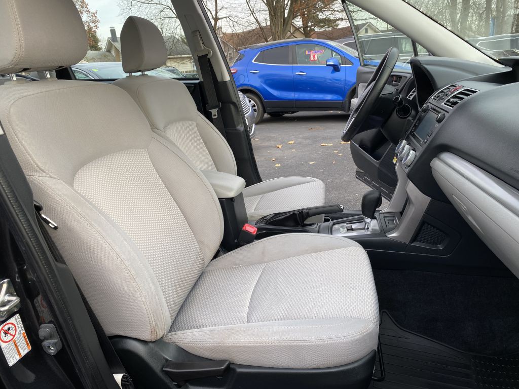 2017 Subaru Forester Image 13