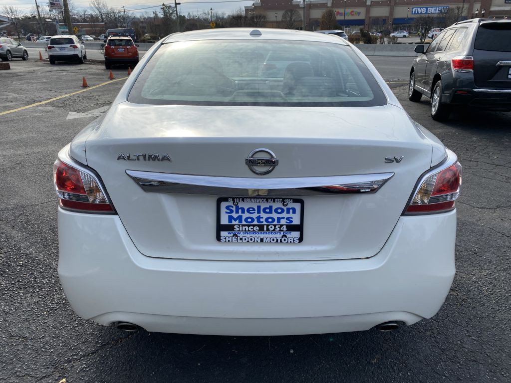 2015 Nissan Altima Image 4