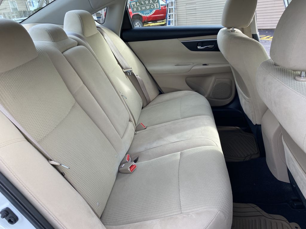 2015 Nissan Altima Image 11