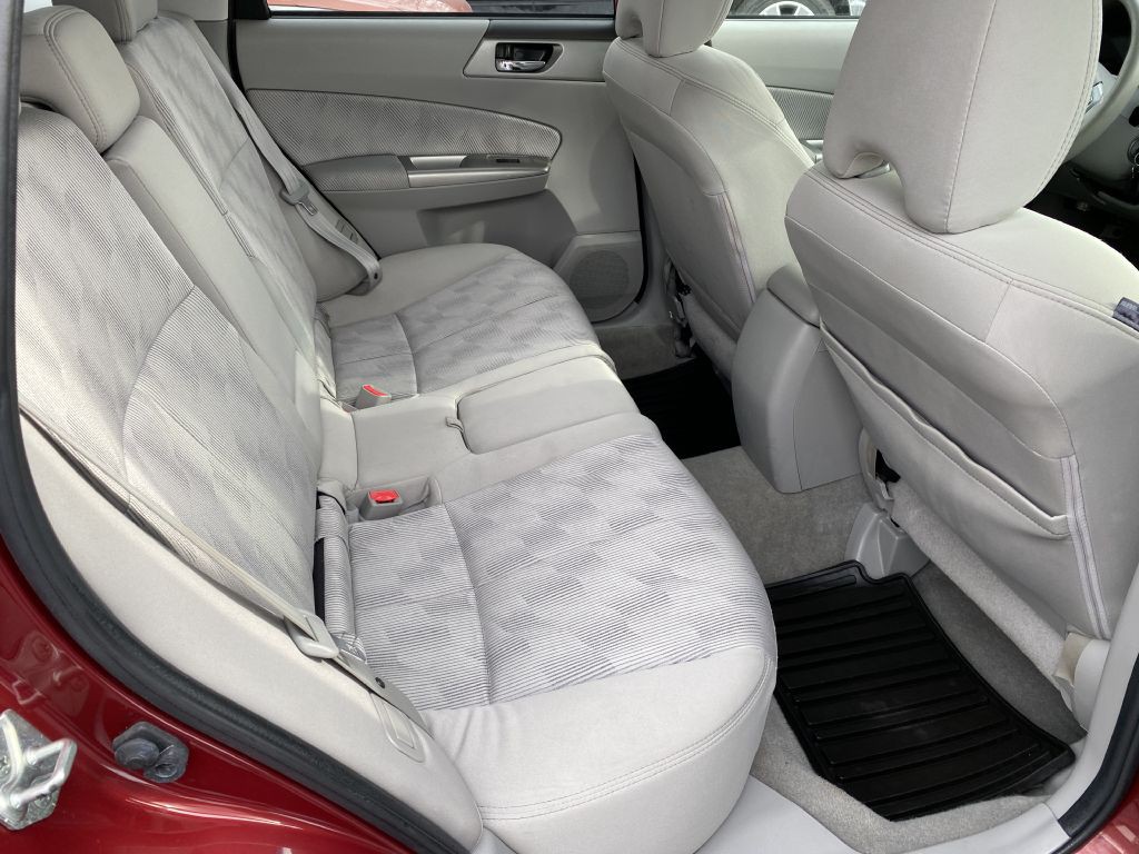 2010 Subaru Forester Image 11
