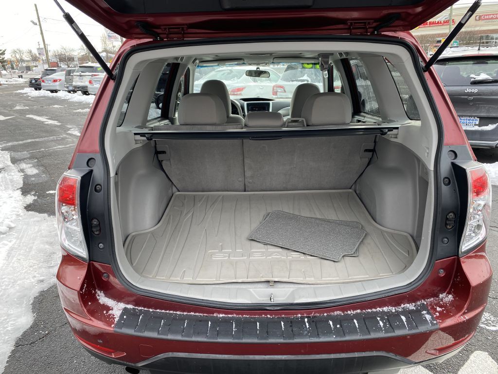 2010 Subaru Forester Image 12