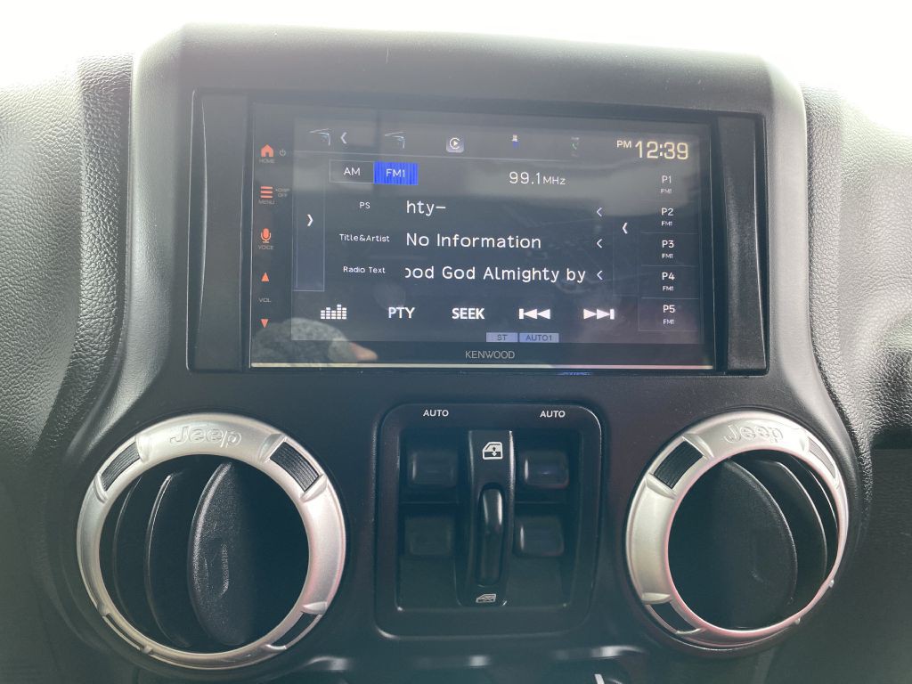 2013 Jeep Wrangler Unlimited Image 20