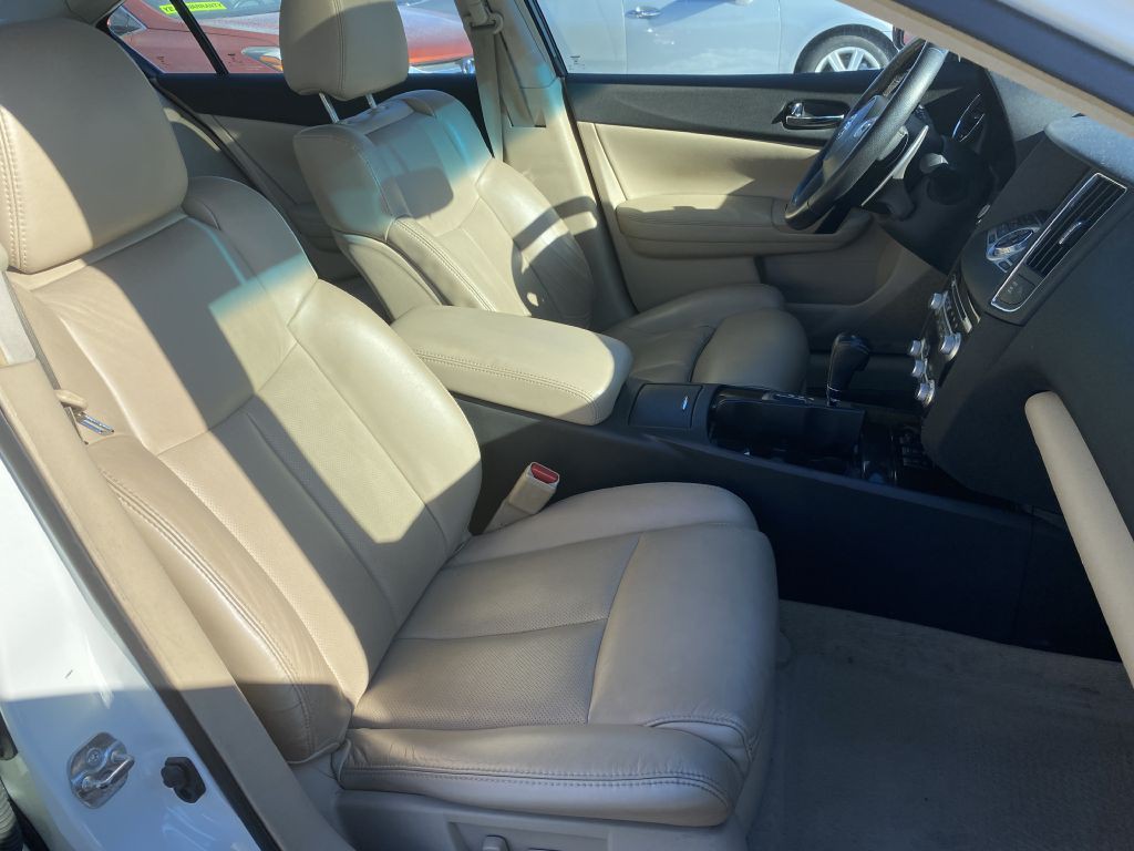 2013 Nissan Maxima Image 12