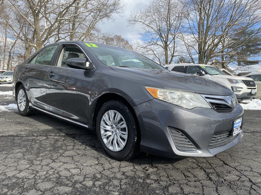 2012 Toyota Camry Image 2