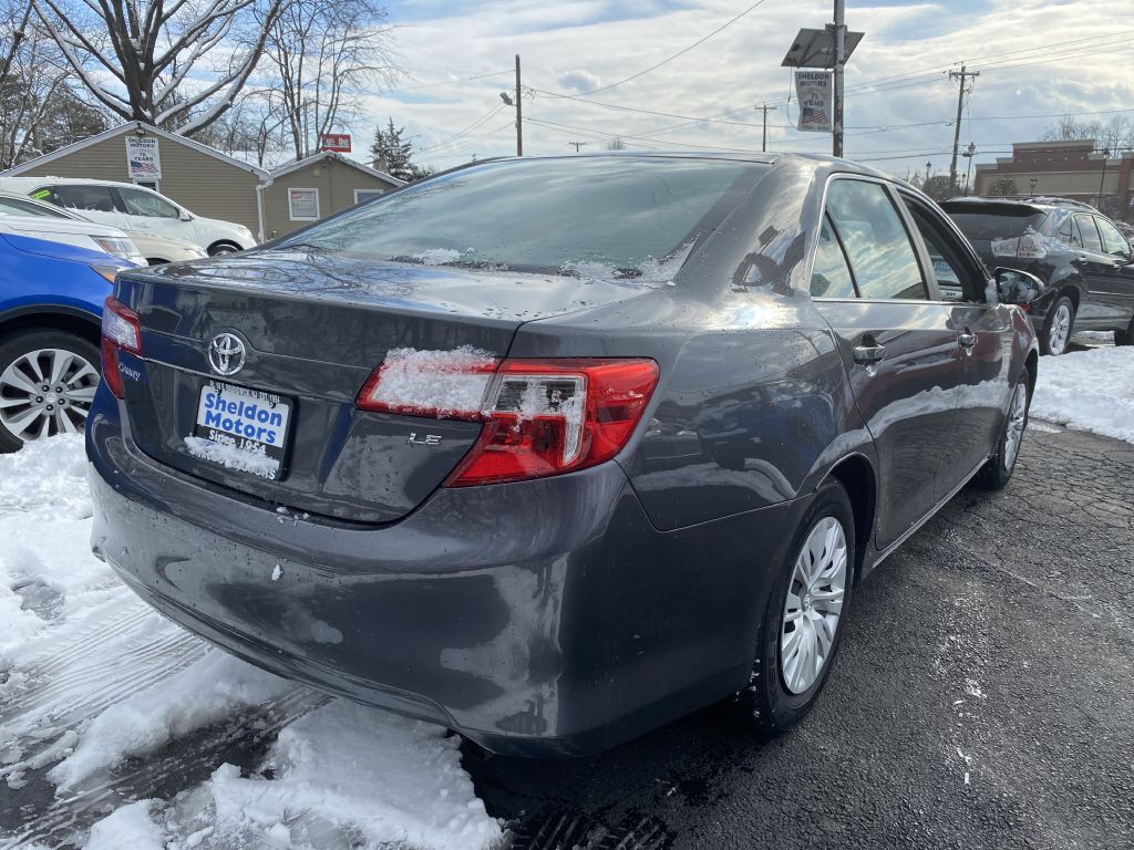 2012 Toyota Camry Image 5