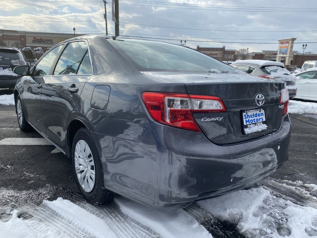 2012 Toyota Camry Image 6