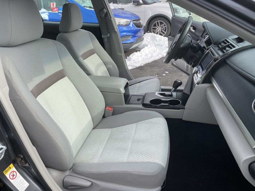 2012 Toyota Camry Image 12