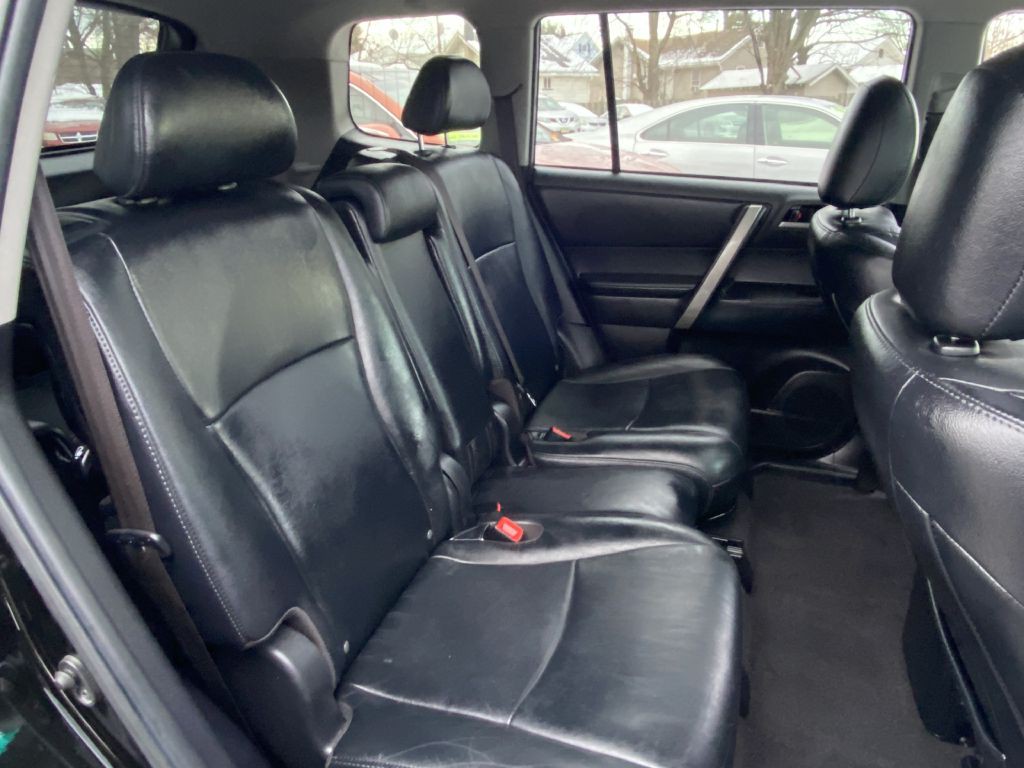 2013 Toyota Highlander Image 11