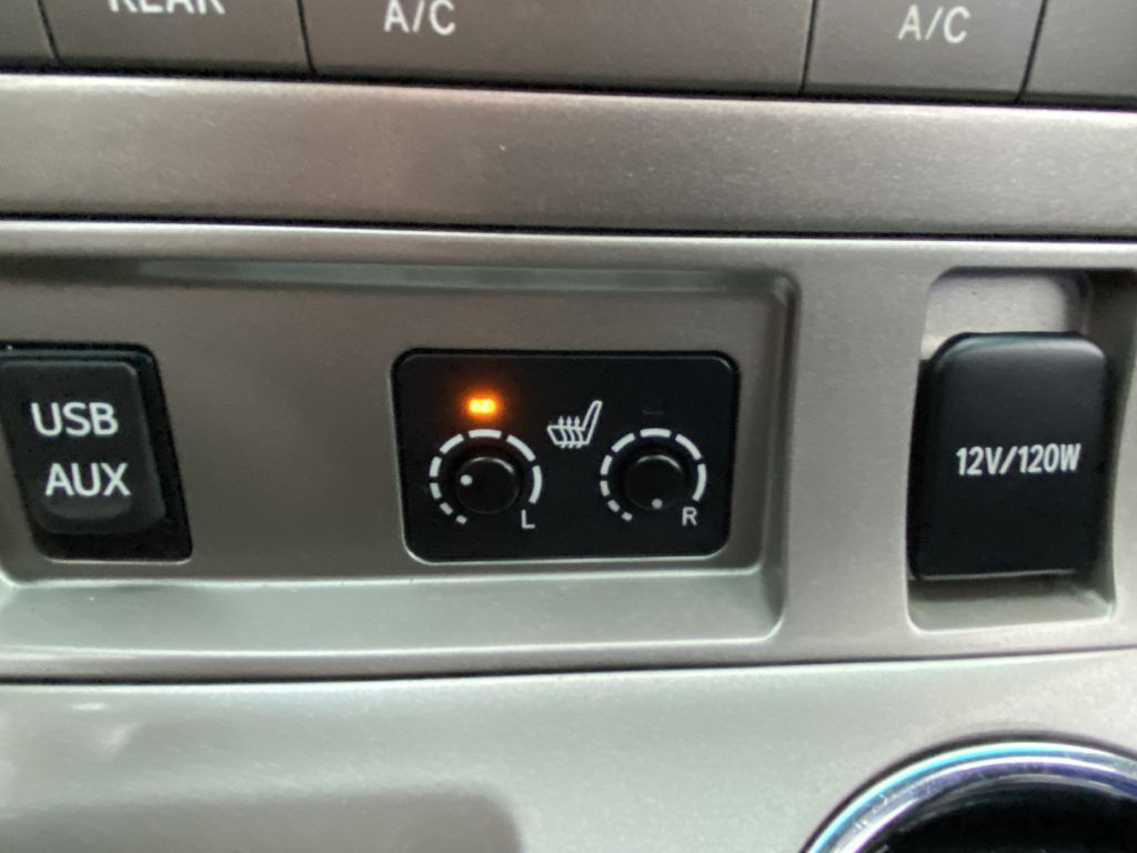 2013 Toyota Highlander Image 19