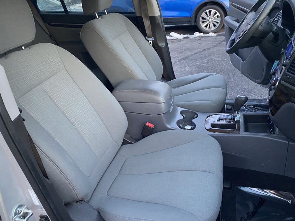 2012 Hyundai Santa Fe Image 12