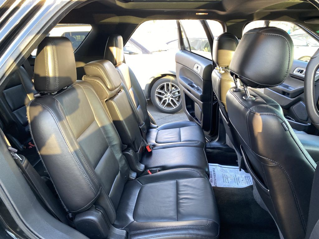 2015 Ford Explorer Image 12