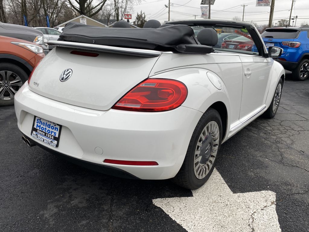 2013 Volkswagen Beetle Image 5