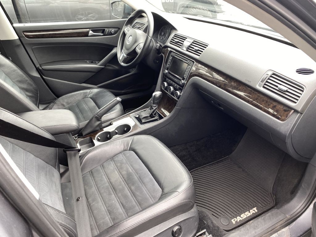 2015 Volkswagen Passat Image 8