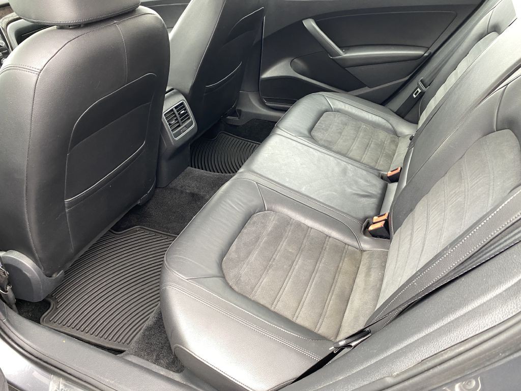 2015 Volkswagen Passat Image 10