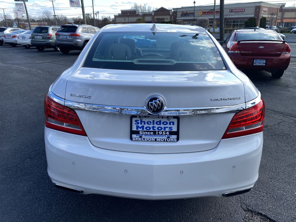 2015 Buick Lacrosse Image 4