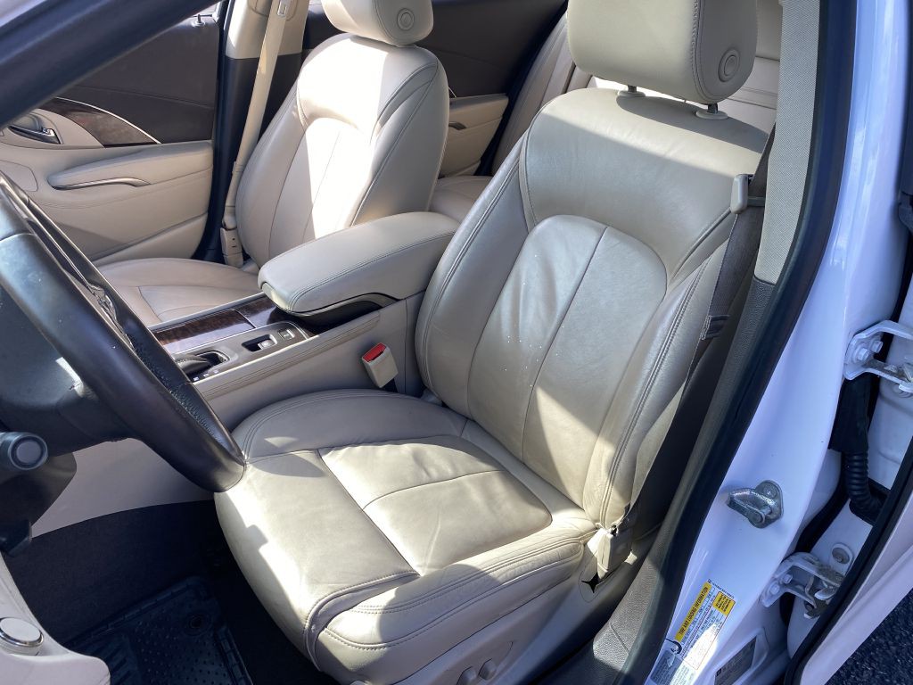 2015 Buick Lacrosse Image 9