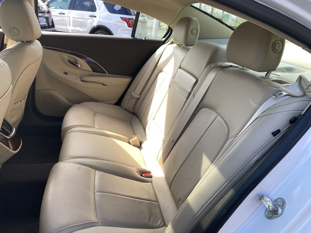 2015 Buick Lacrosse Image 10