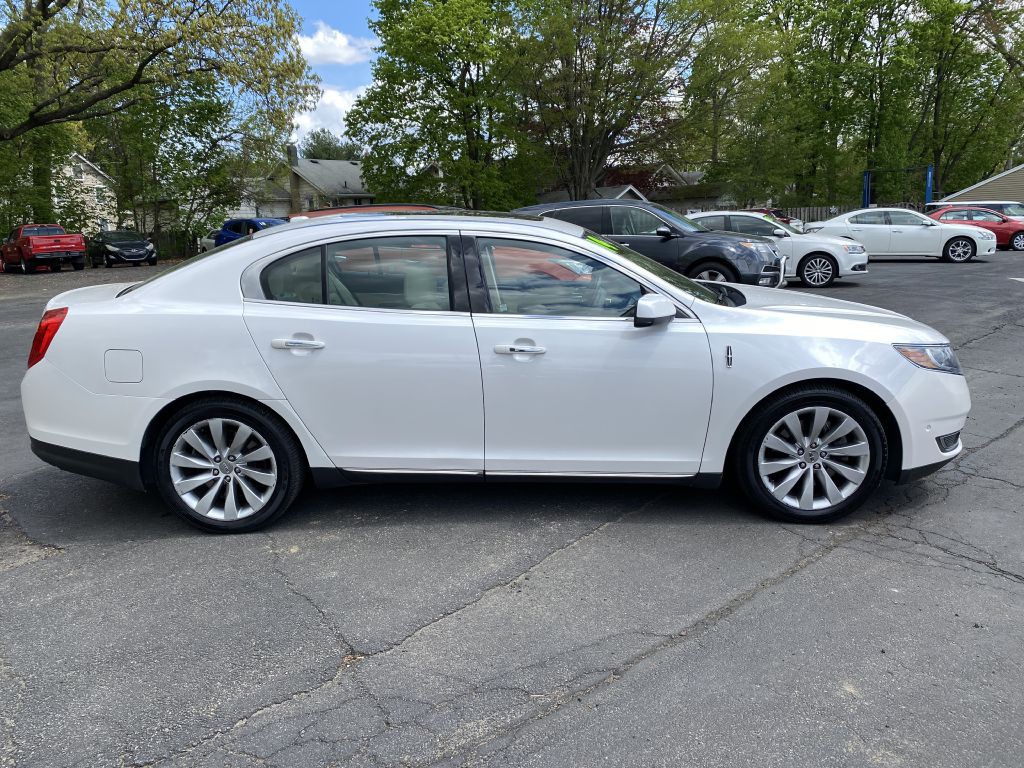 2014 Lincoln MKS Image 9