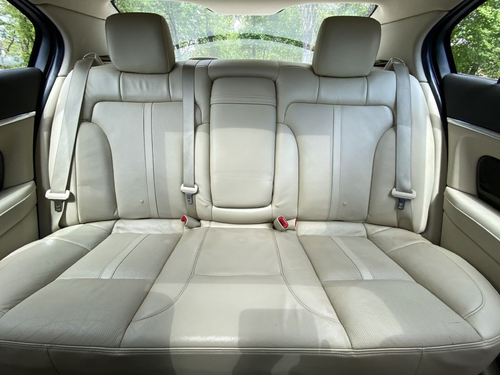 2014 Lincoln MKS Image 13