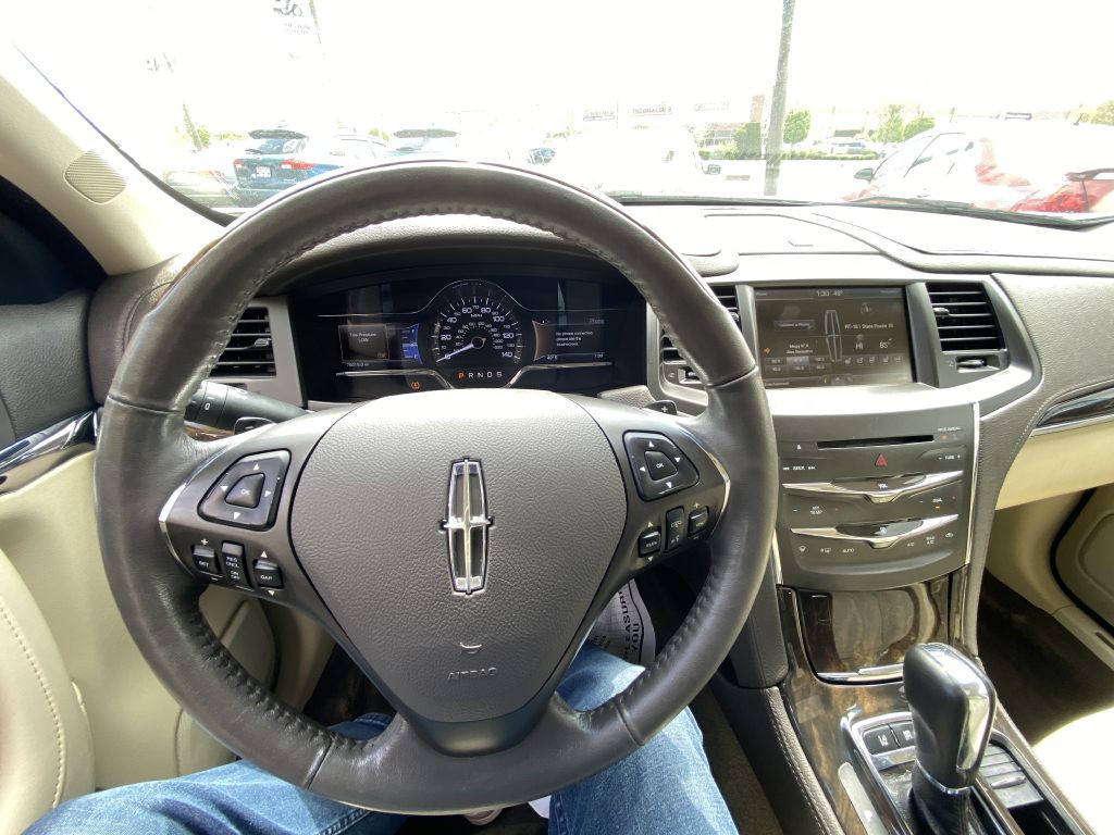 2014 Lincoln MKS Image 14