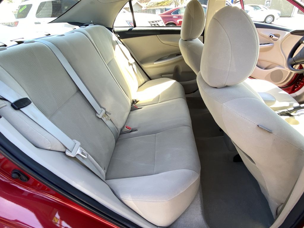 2012 Toyota Corolla Image 11