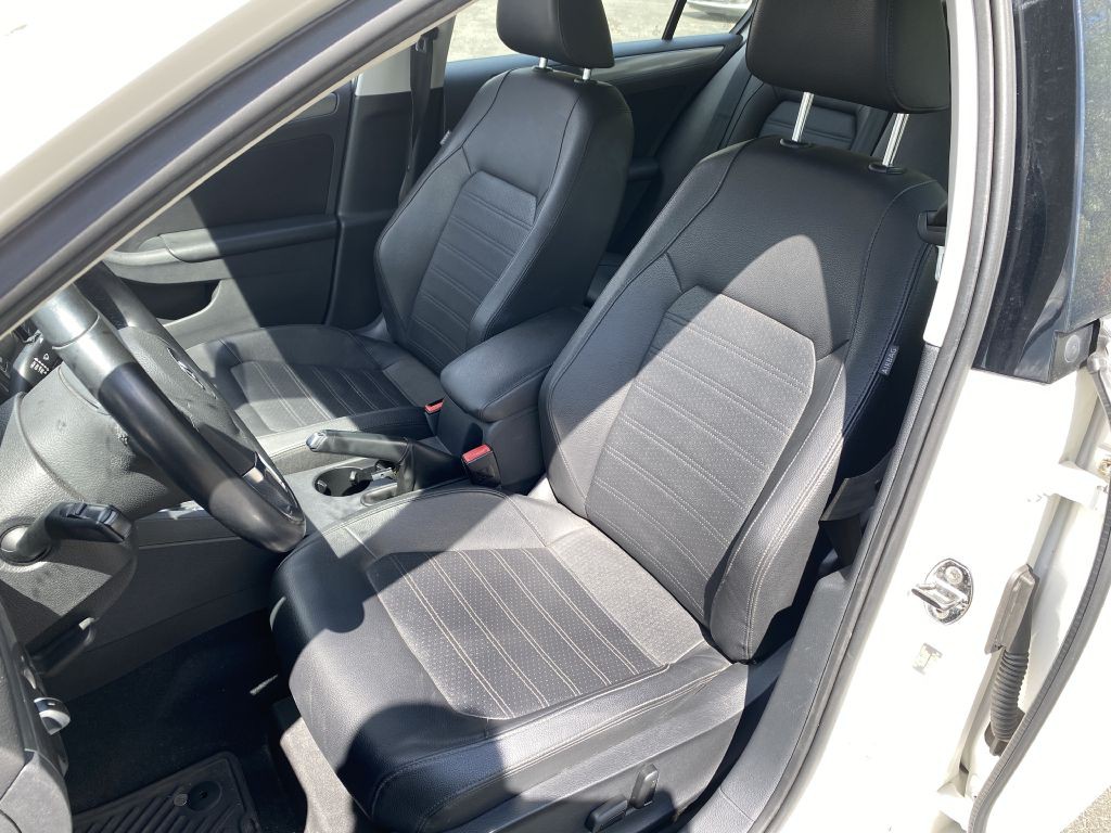 2013 Volkswagen Jetta Image 9