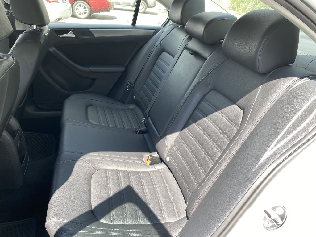 2013 Volkswagen Jetta Image 10
