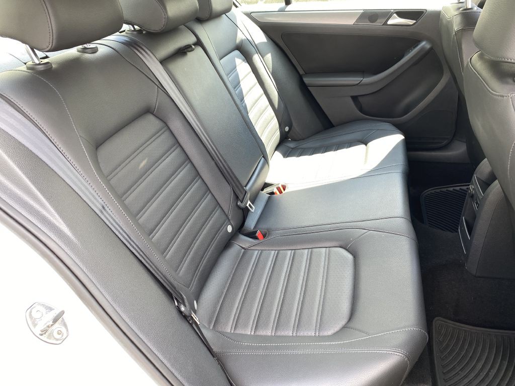 2013 Volkswagen Jetta Image 11