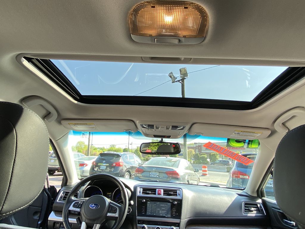 2015 Subaru Outback Image 18