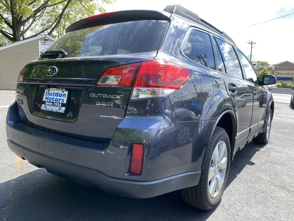 2010 Subaru Outback Image 5