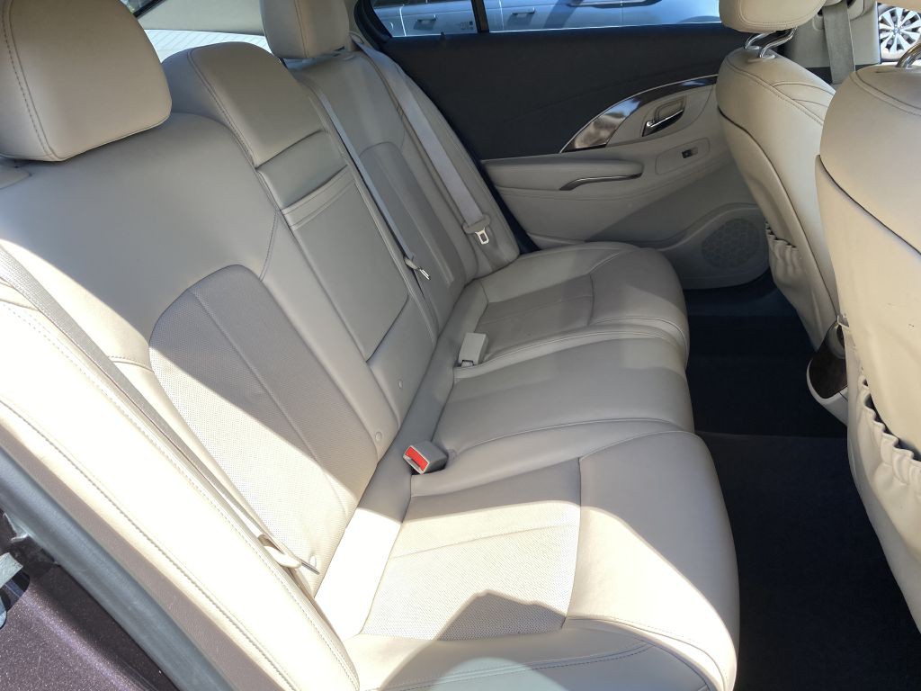 2015 Buick Lacrosse Image 11