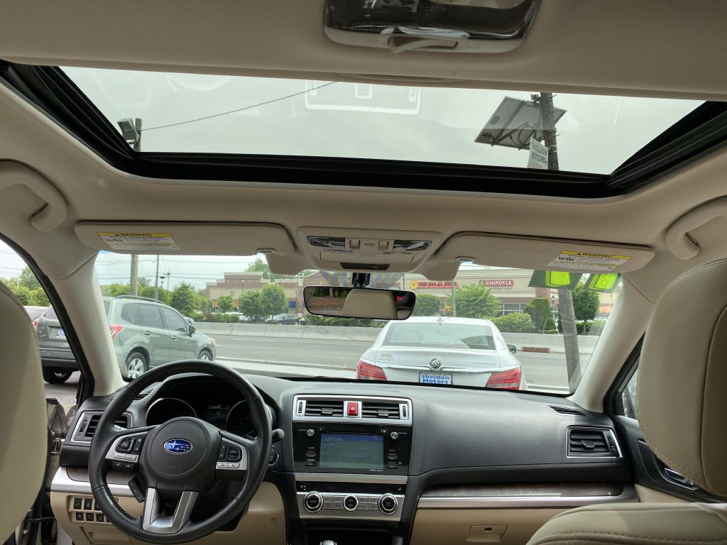 2017 Subaru Outback Image 16