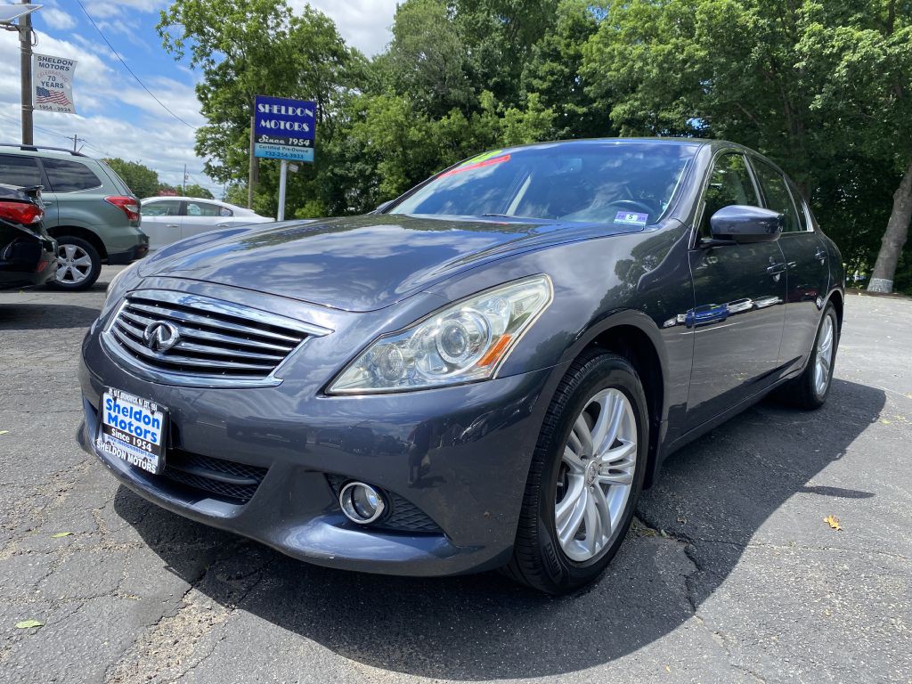 2013 INFINITI G37 Image 1