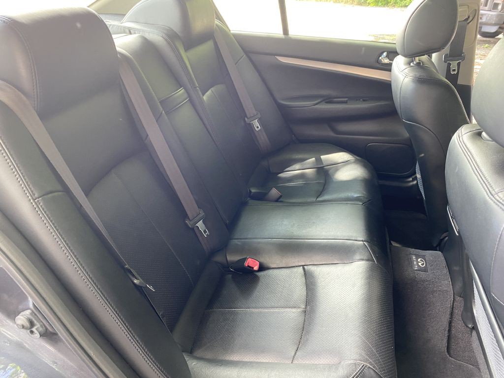 2013 INFINITI G37 Image 10