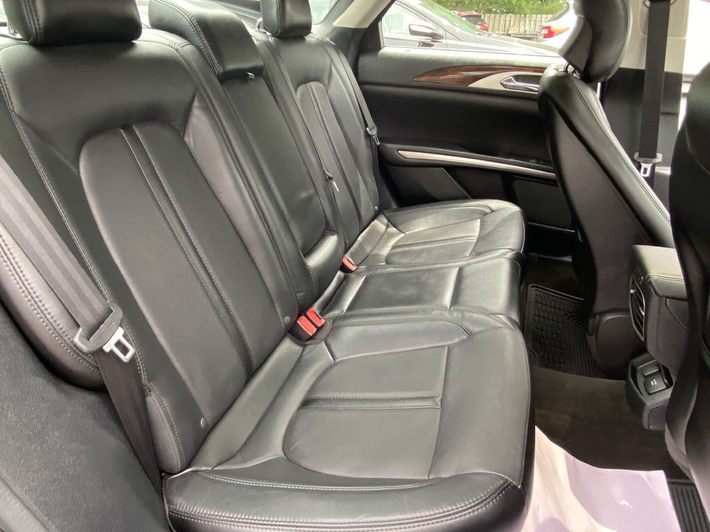 2016 Lincoln MKZ Image 11