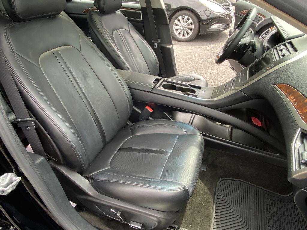 2016 Lincoln MKZ Image 12