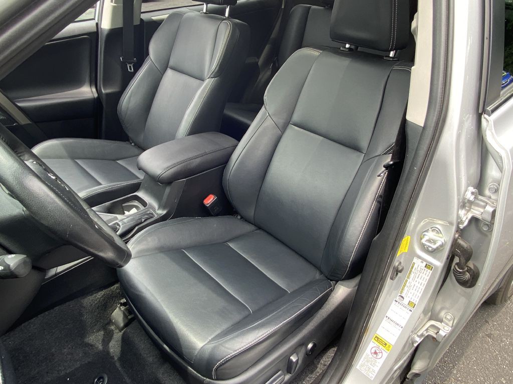 2013 Toyota Rav4 Image 9